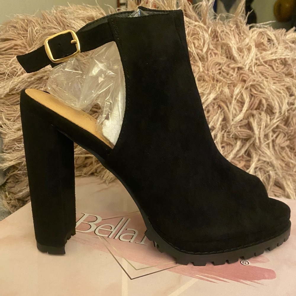 Beautiful suede heels. Sling back heels. Booties